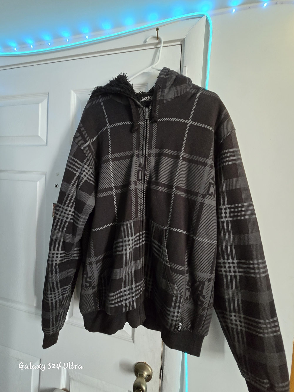 Black & Gray Plaid Zip-Up Hoodie Size Xl